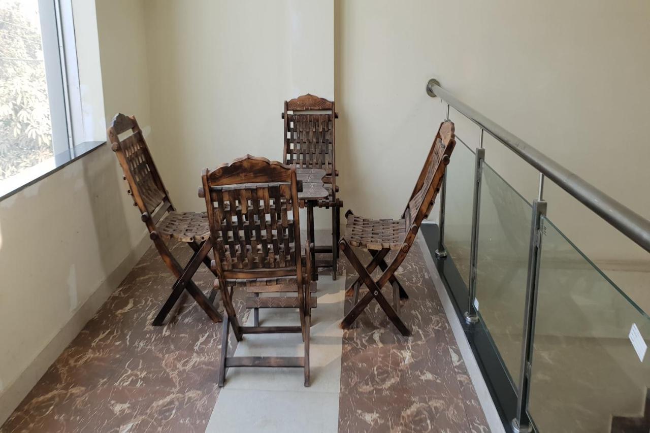 Hotel Oyo 27750 Bhagwati Residency Mirzāpur Exterior foto