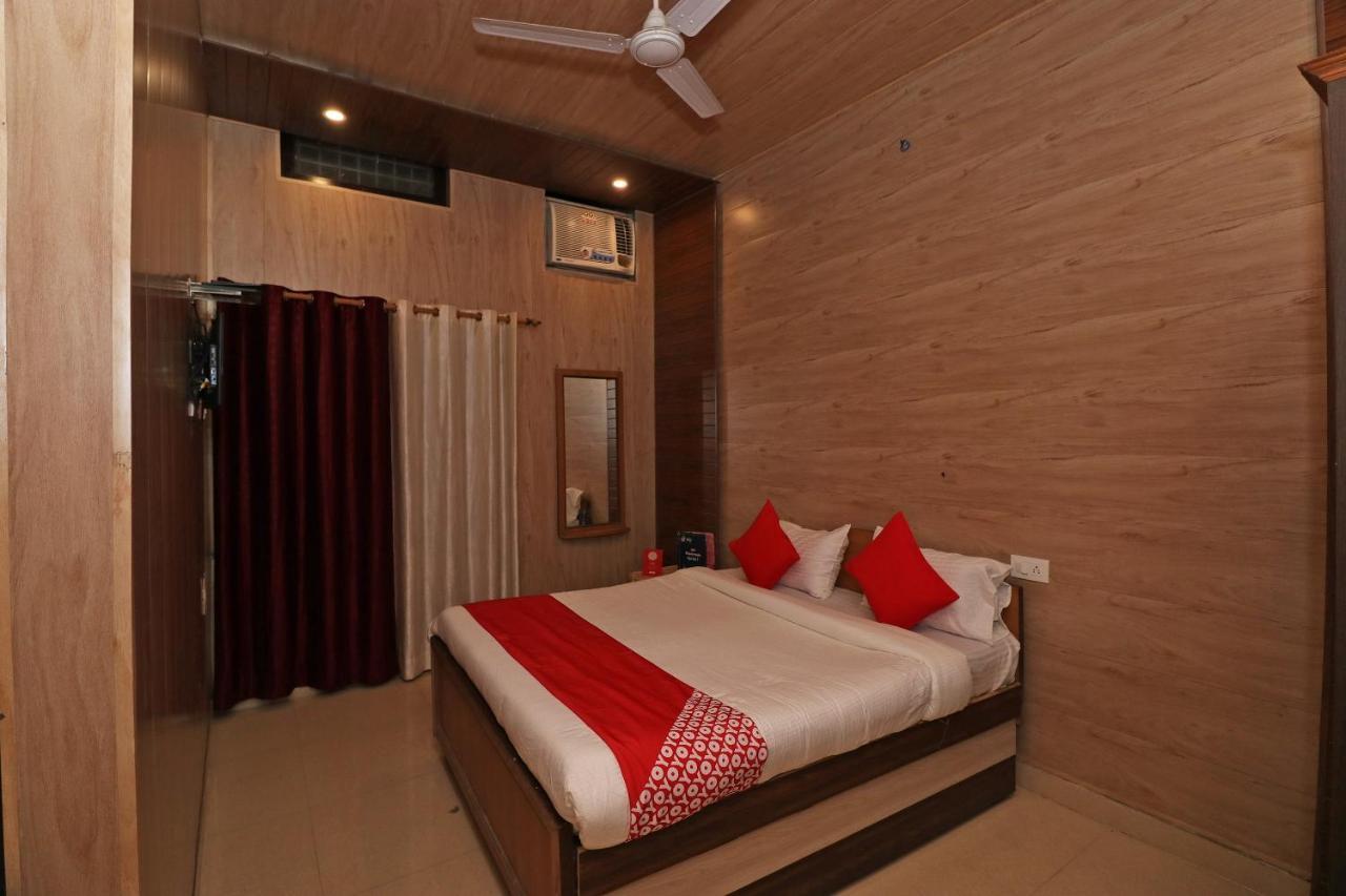 Hotel Oyo 27750 Bhagwati Residency Mirzāpur Exterior foto